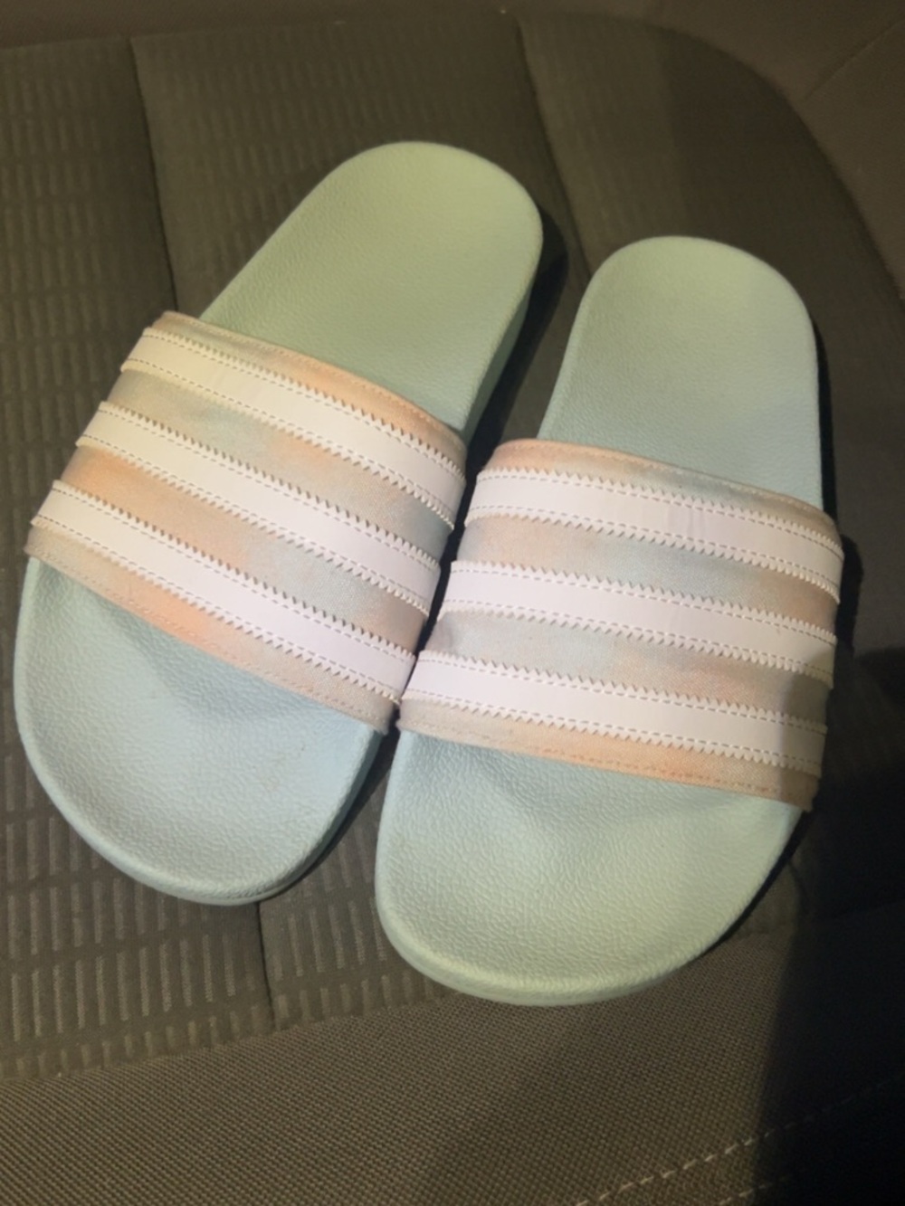 Like new Women’s light blue adidas slides size 5